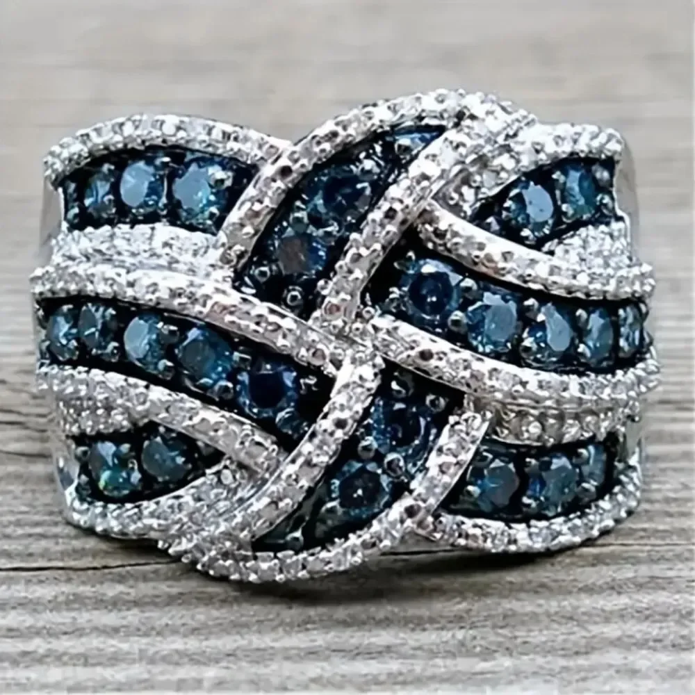 Luxury Elegant diamond wedding ring